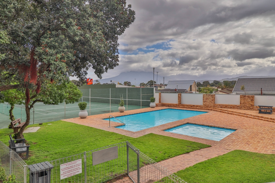 To Let 3 Bedroom Property for Rent in Greenways Golf Estate Western Cape